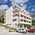 Apartment Put Pozara II